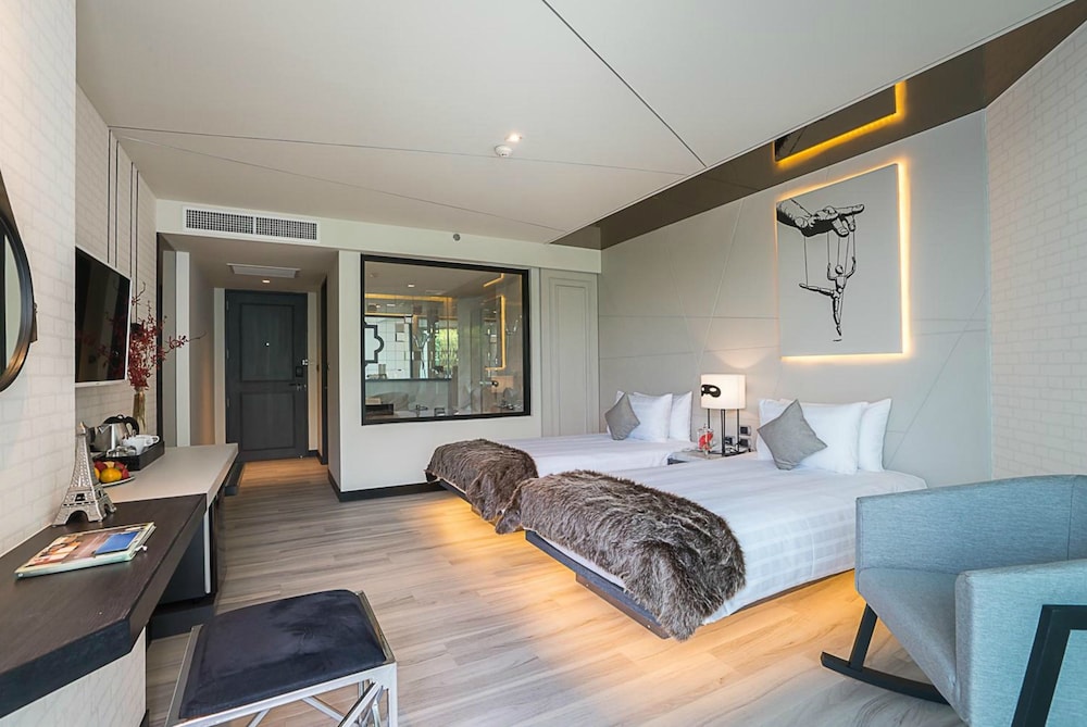 room photo