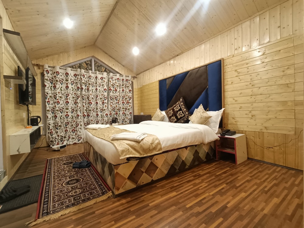Deluxe Double or Twin Room photo 1