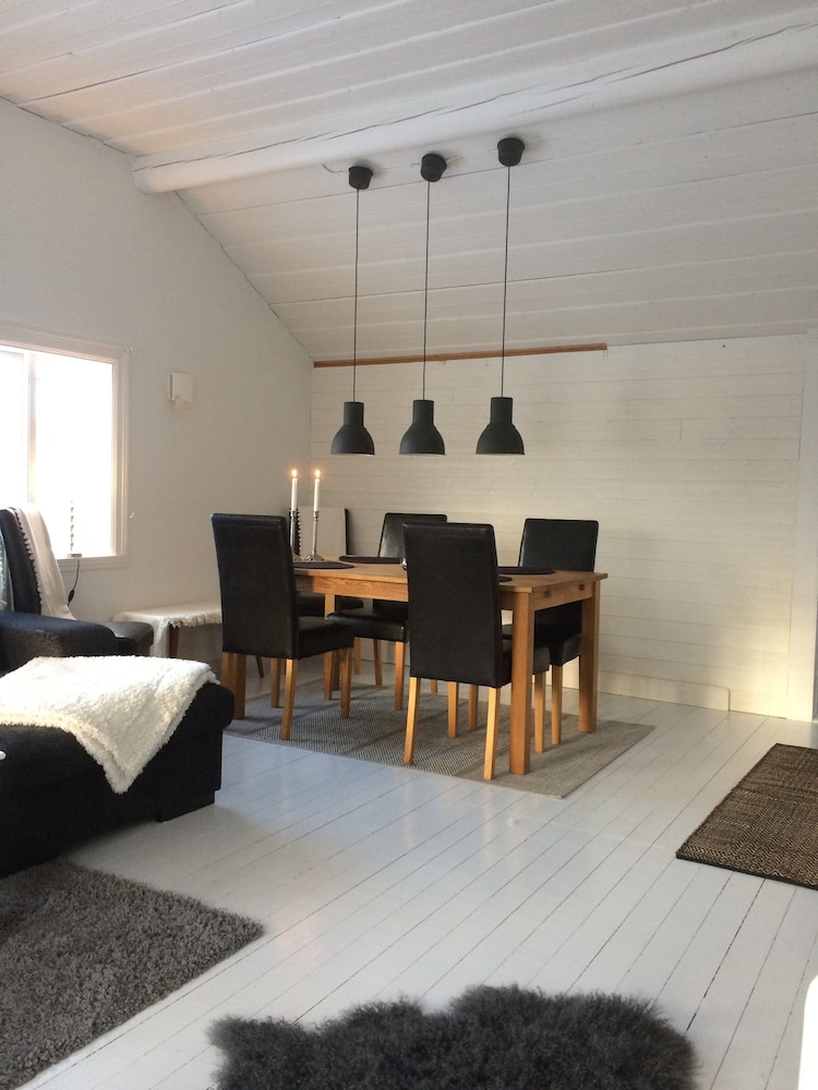 House, 2 Bedrooms photo 2
