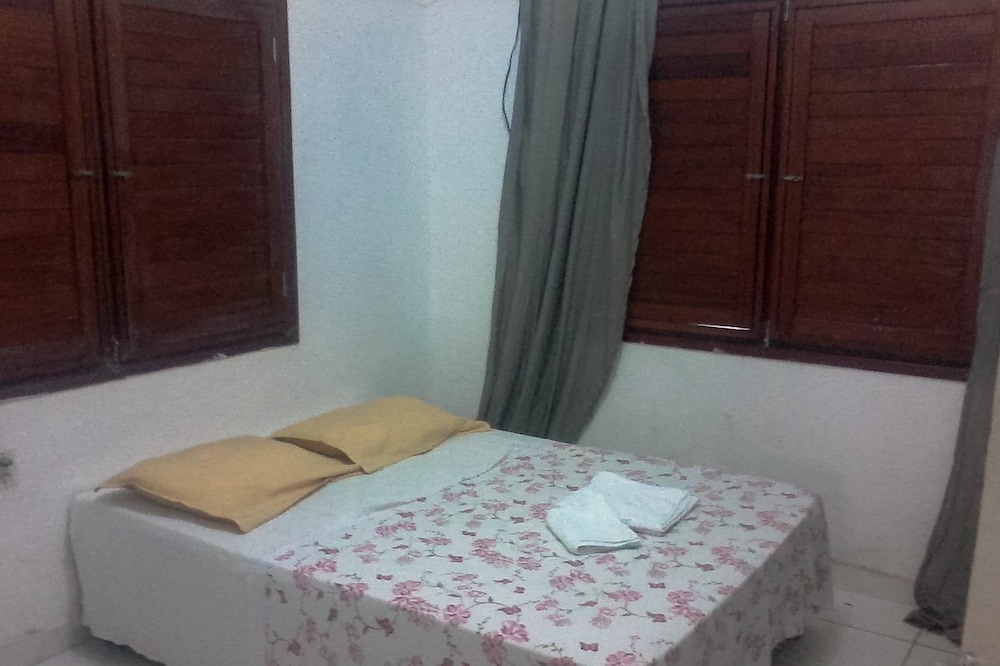 Basic Double Room Single Use, Multiple Beds, Accessible, Non Smoking photo 3