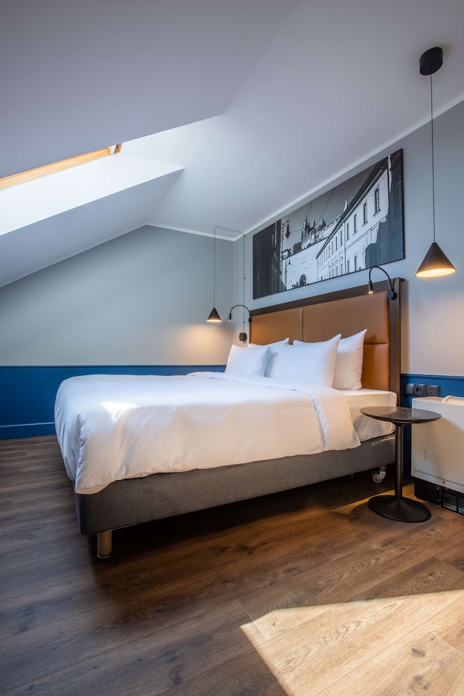 Suite, Terrace thumbnail 6