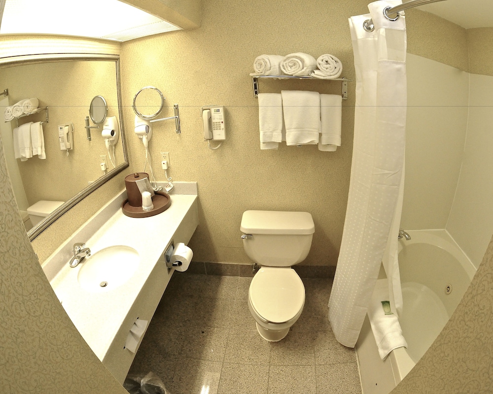 Standard Room, 2 Queen Beds - Photo 6