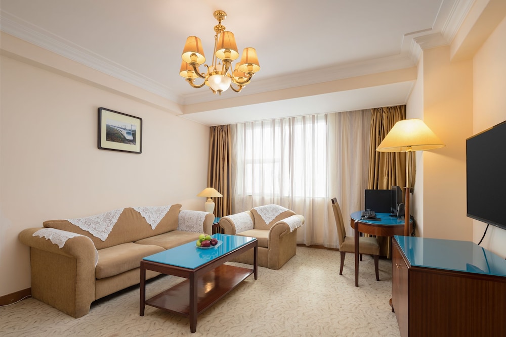 Deluxe Suite photo 2