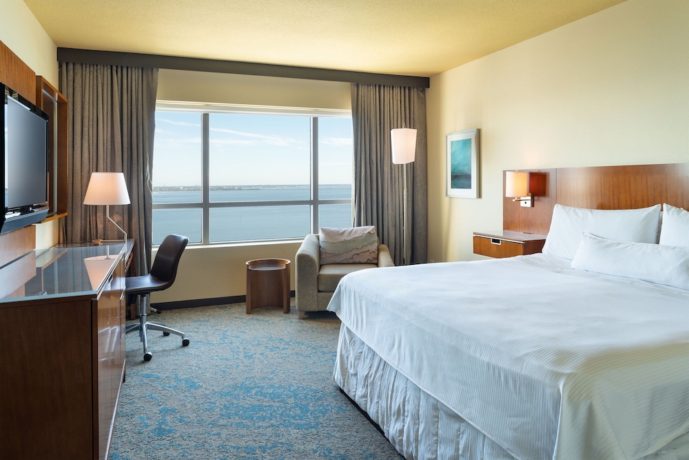 Newly Renovate Deluxe Room, 1 King Bed, Bay View (Hearing Accessible)
