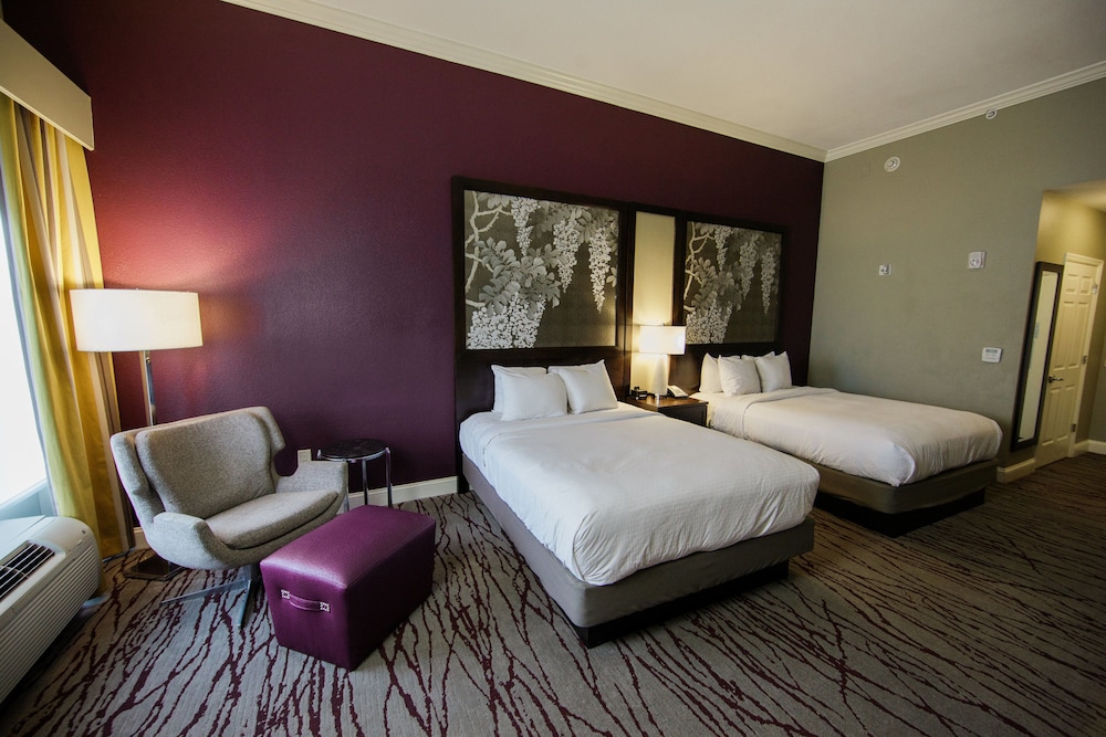 Room, 2 Queen Beds, City View - Photo 3