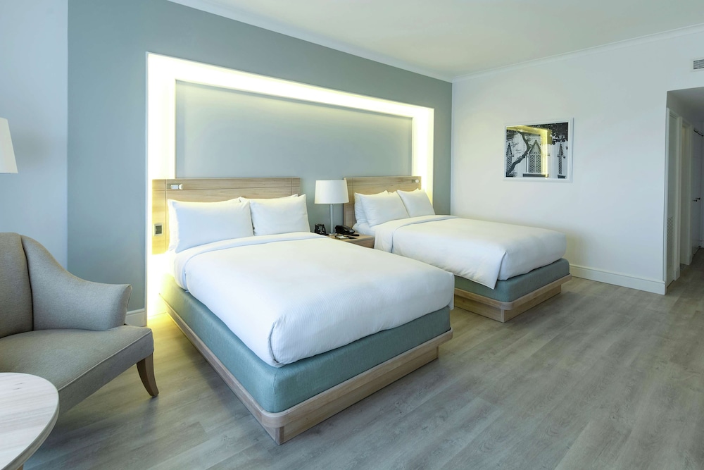 Deluxe Room, 2 Queen Beds - Photo 3