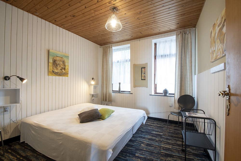 Basic Double Room