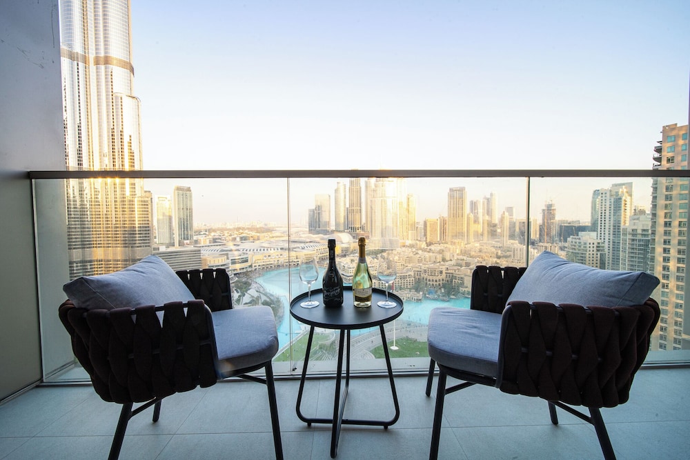 Luxury Apartment, 2 Bedrooms, Park View photo 3
