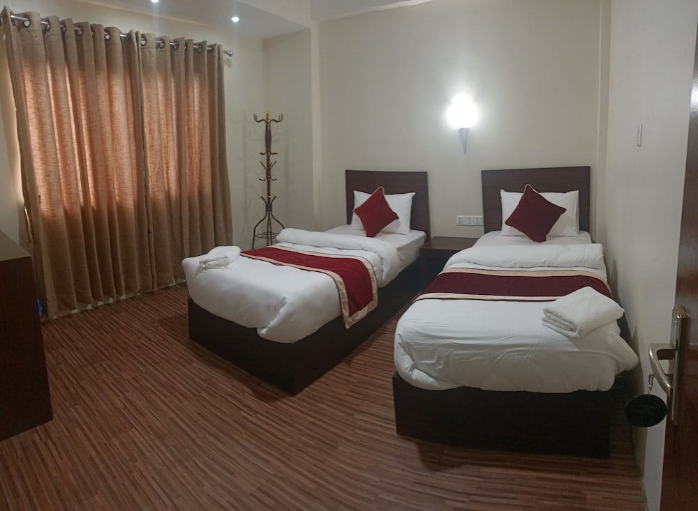 Standard Twin Room - Photo 1