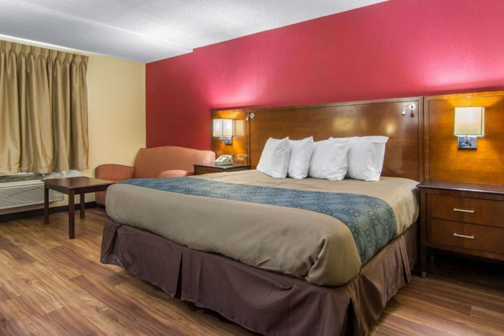 Executive Room, 1 King Bed, Non Smoking photo 2
