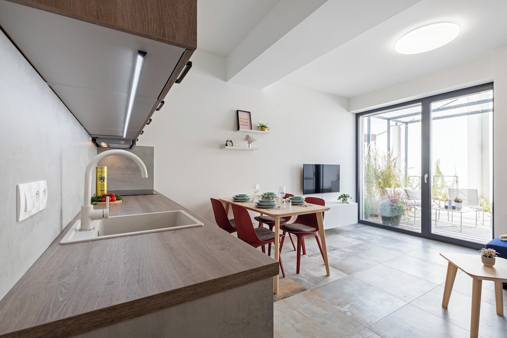 Cozy Apartment with 1 bedroom photo 1