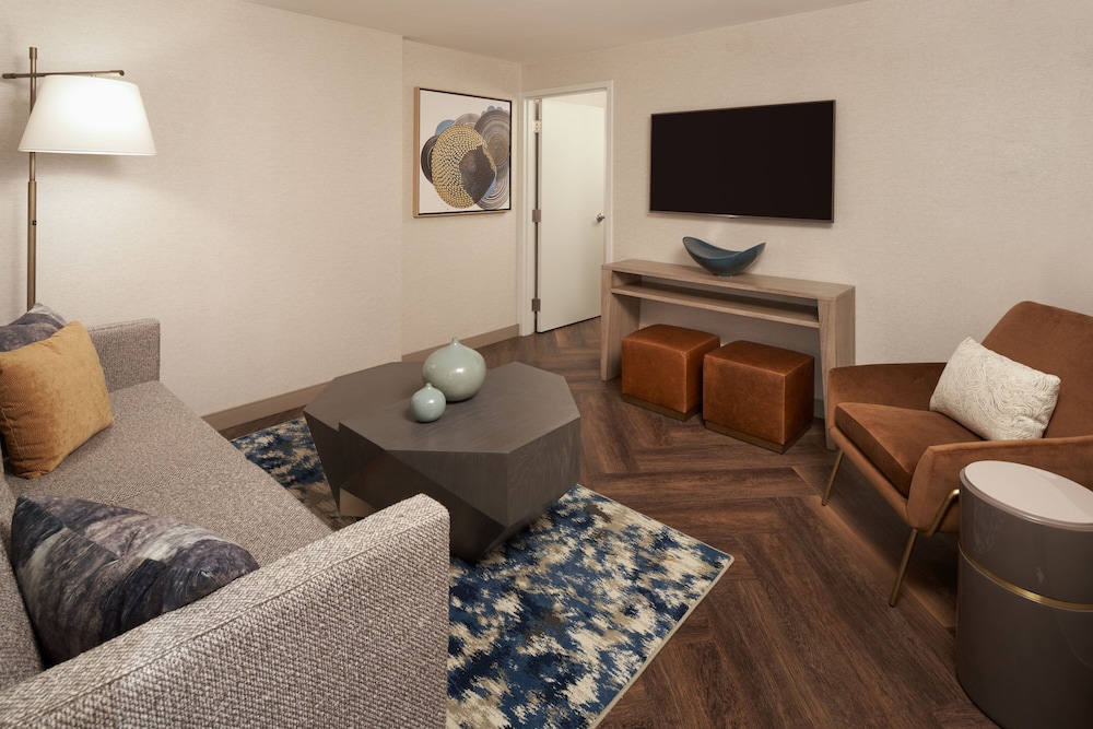 Club Room, 2 Queen Beds - Photo 4