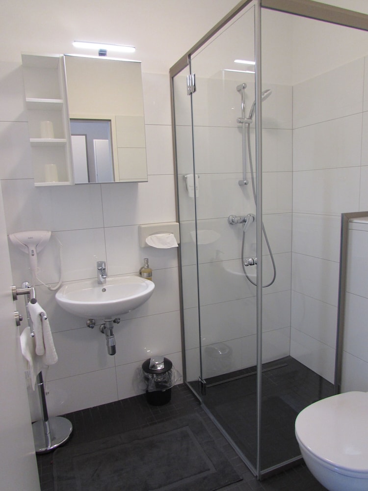 Standard Twin Room photo 2