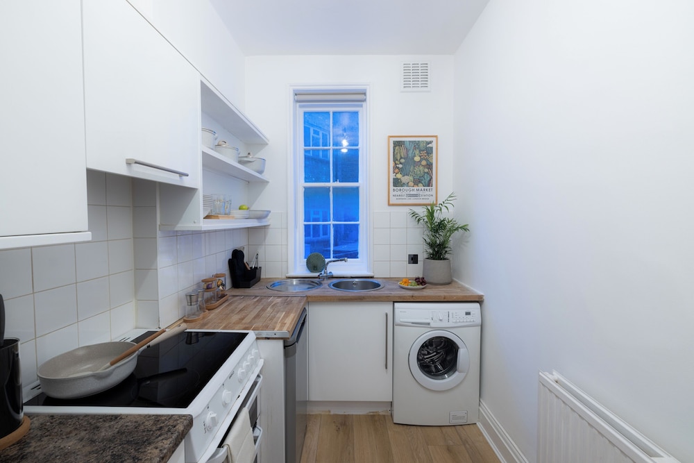Apartment, 2 Bedrooms, Kitchen, City View photo 3