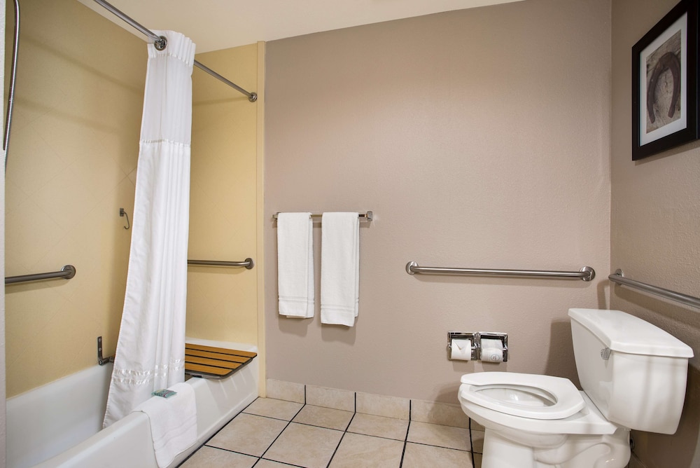 Standard Room, 2 Queen Beds, Accessible, Refrigerator & Microwave - Photo 3