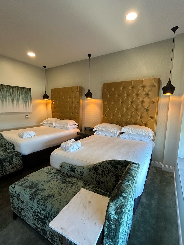 Standard Room, 2 Queen Beds, City View (Dazzling Green QQ) photo 3