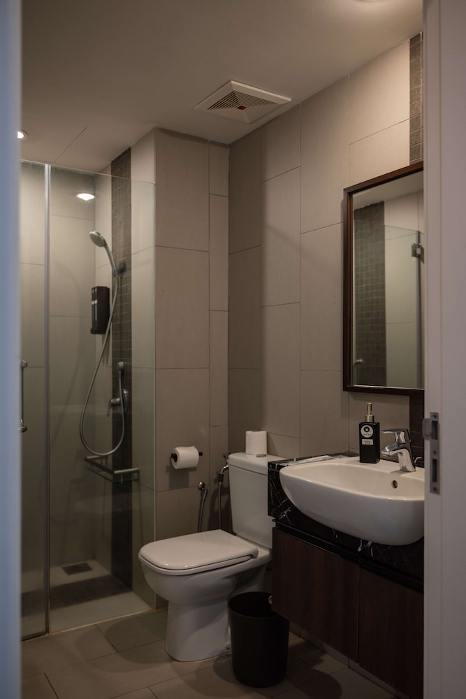 Deluxe Seaview Suite Twin Bed by The Only Bnb - Photo 7