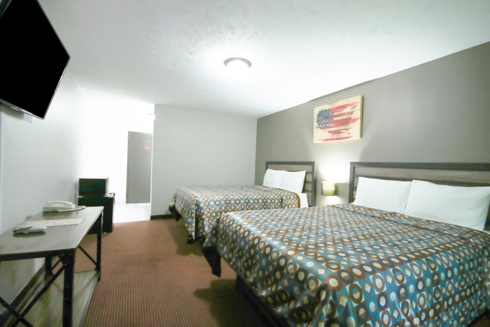 Room, 2 Queen Beds, Non Smoking photo 1