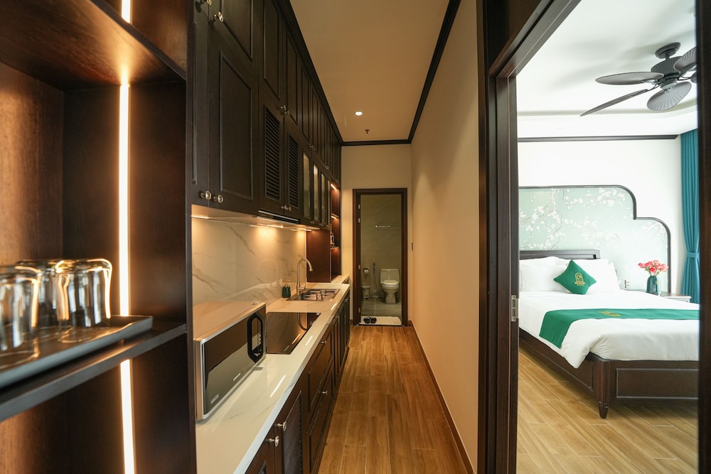 Luxury Apartment - Photo 21