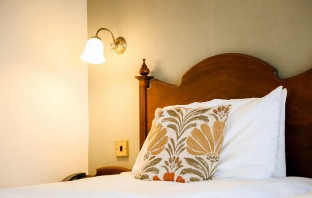 Superior Twin Room, Hill View photo 2