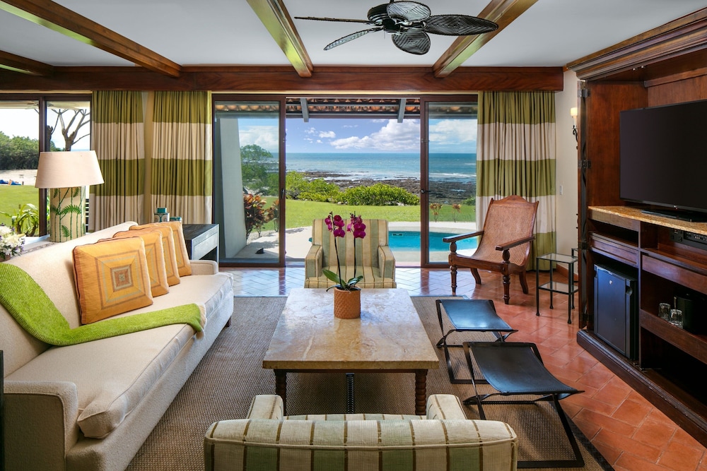 Suite, 1 Bedroom (Oceanfront) - Photo 4