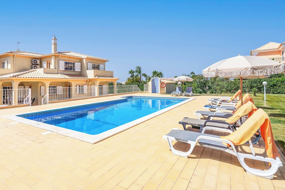 Villa (4 Bedrooms)