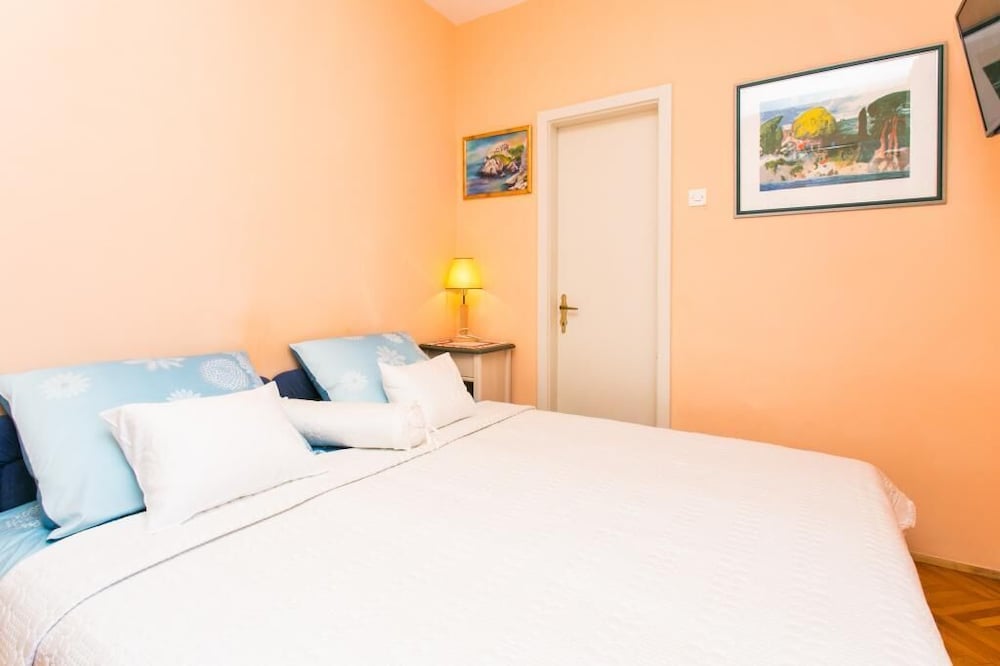Apartment (One-Bedroom Apartment with Balcony)