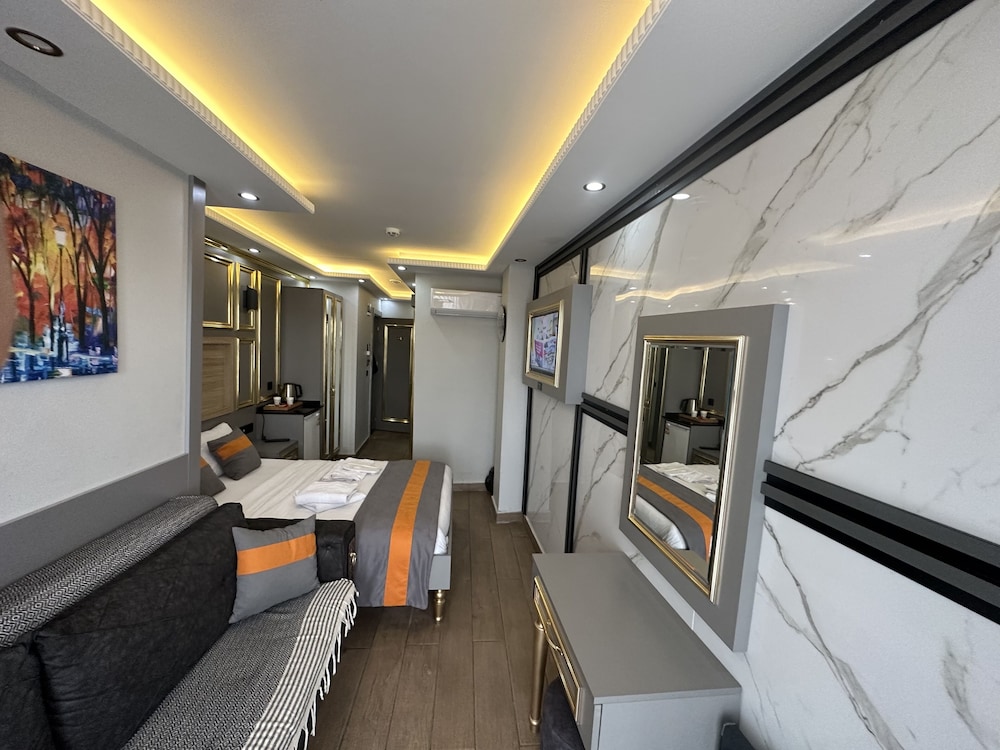 Deluxe Studio, 1 Double Bed with Sofa bed photo 2
