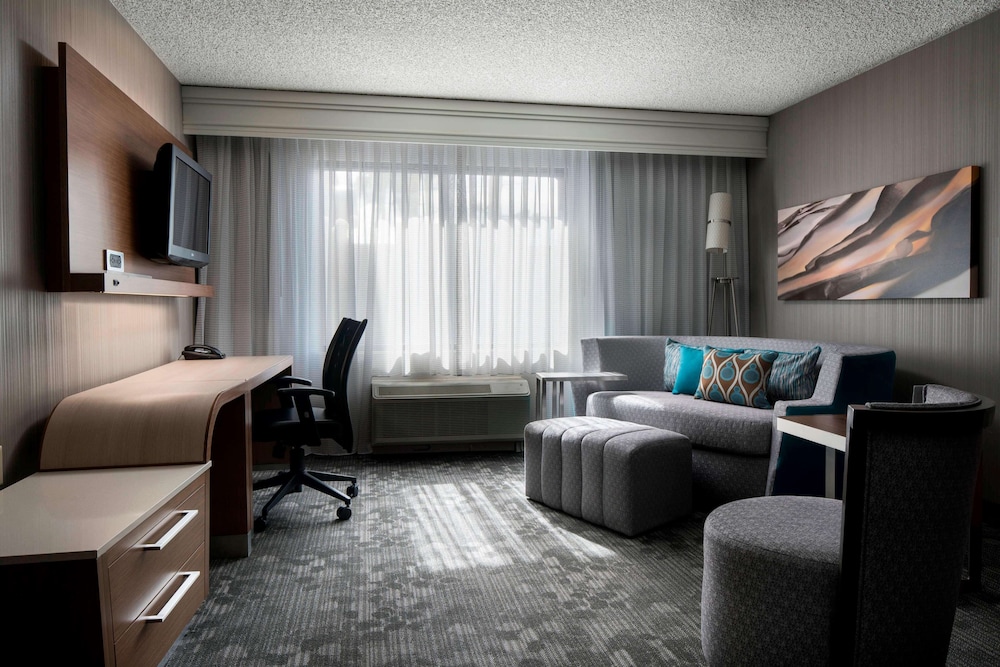 Deluxe Room, 2 Queen Beds - Photo 2