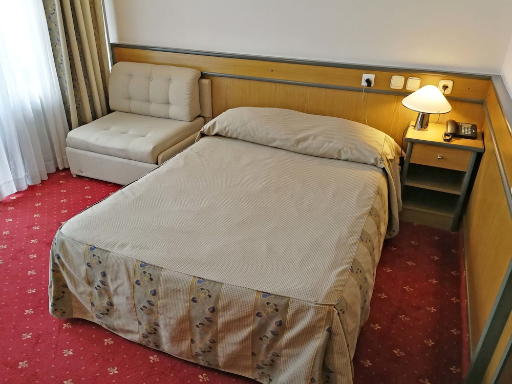 Single Room (1/1) photo 1