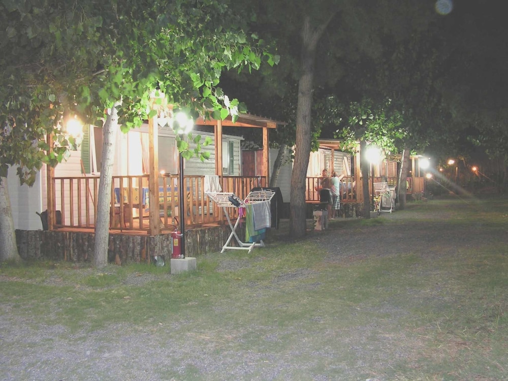 Mobile Home, Multiple Beds, Non Smoking, Courtyard View photo 2