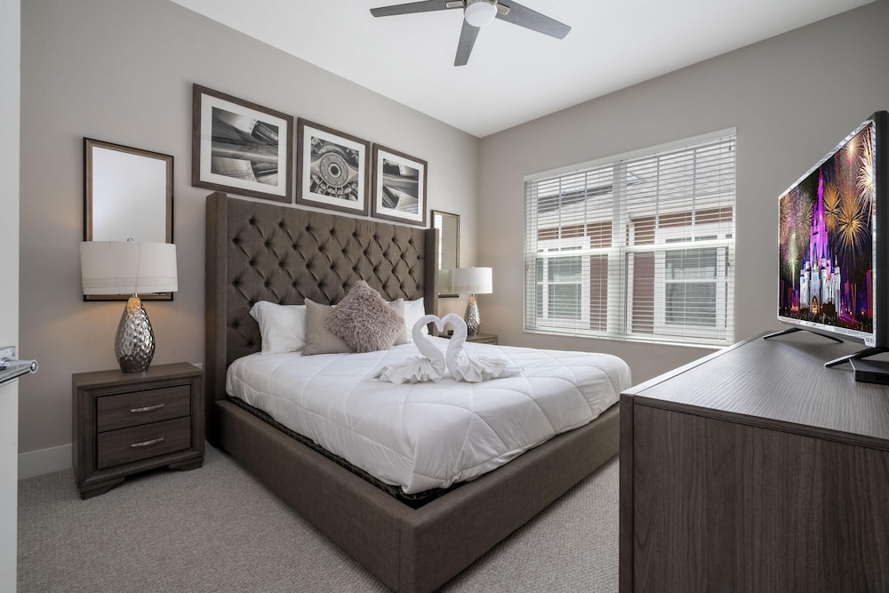 Magical Themed House Just 5 Minutes to Disney Free BBQ Pool Access, 사진 17
