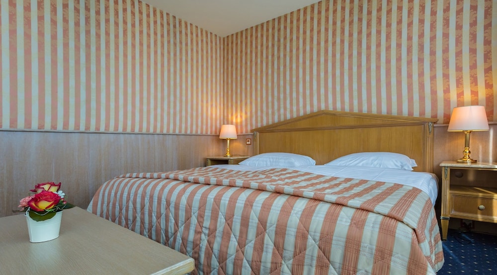 Classic Double Room, Balcony photo 2