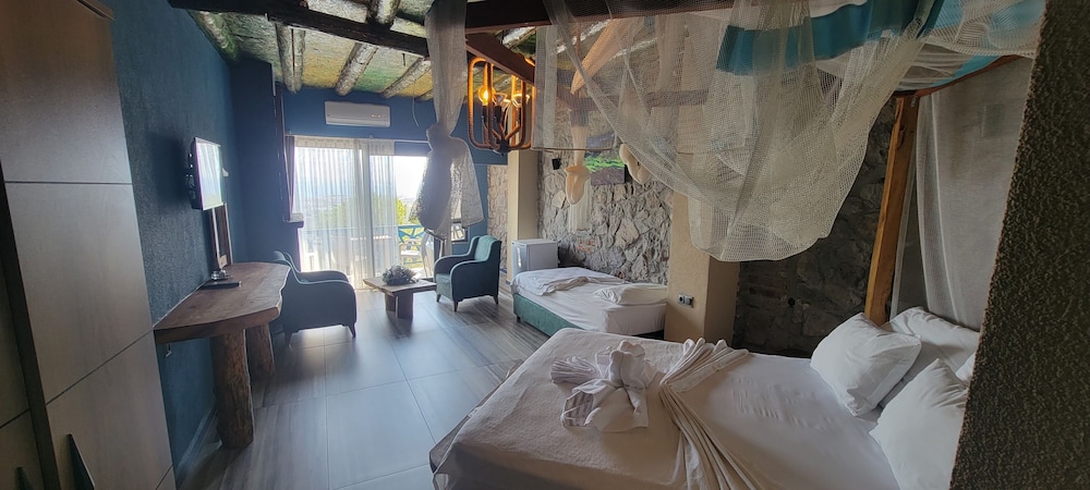 Deluxe Room, City View photo 3