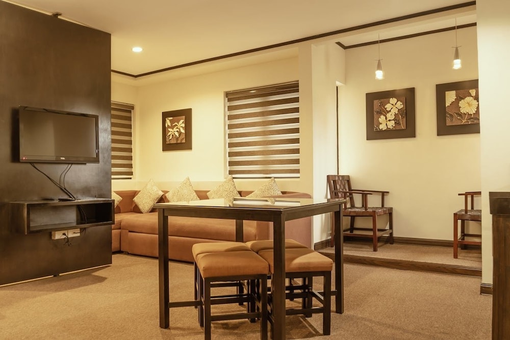 Executive Room - Photo 2