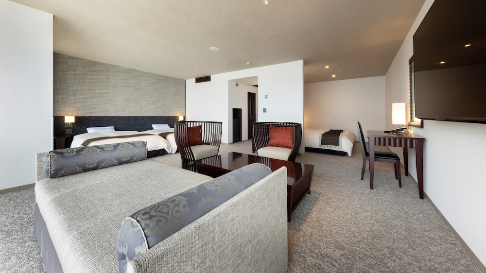 [Ocean View] Quadruple Room, Non Smoking (68 sqm)