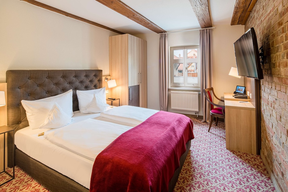Classic Room, 1 Queen Bed photo 2