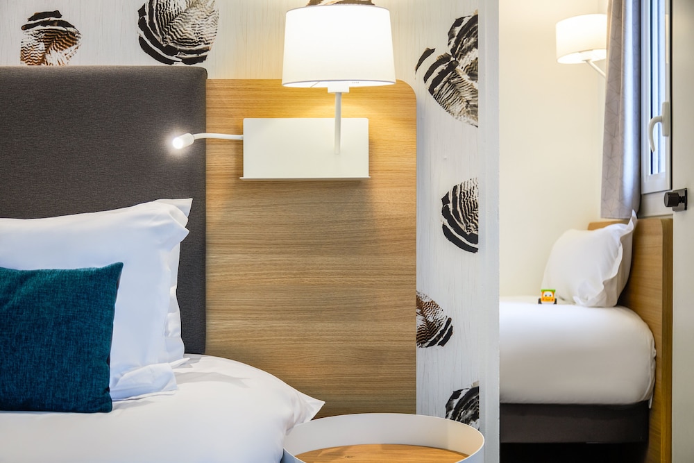 Standard Room, Multiple Beds - Photo 3