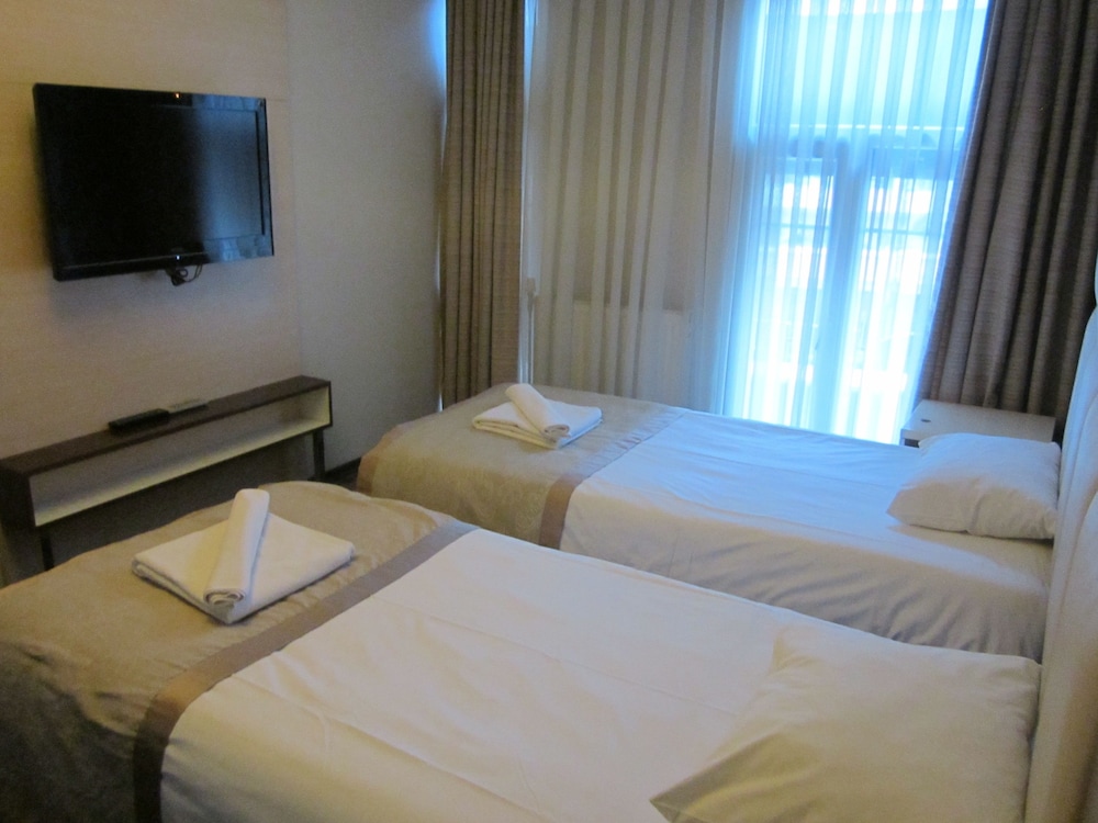 Economy Double or Twin Room photo 2