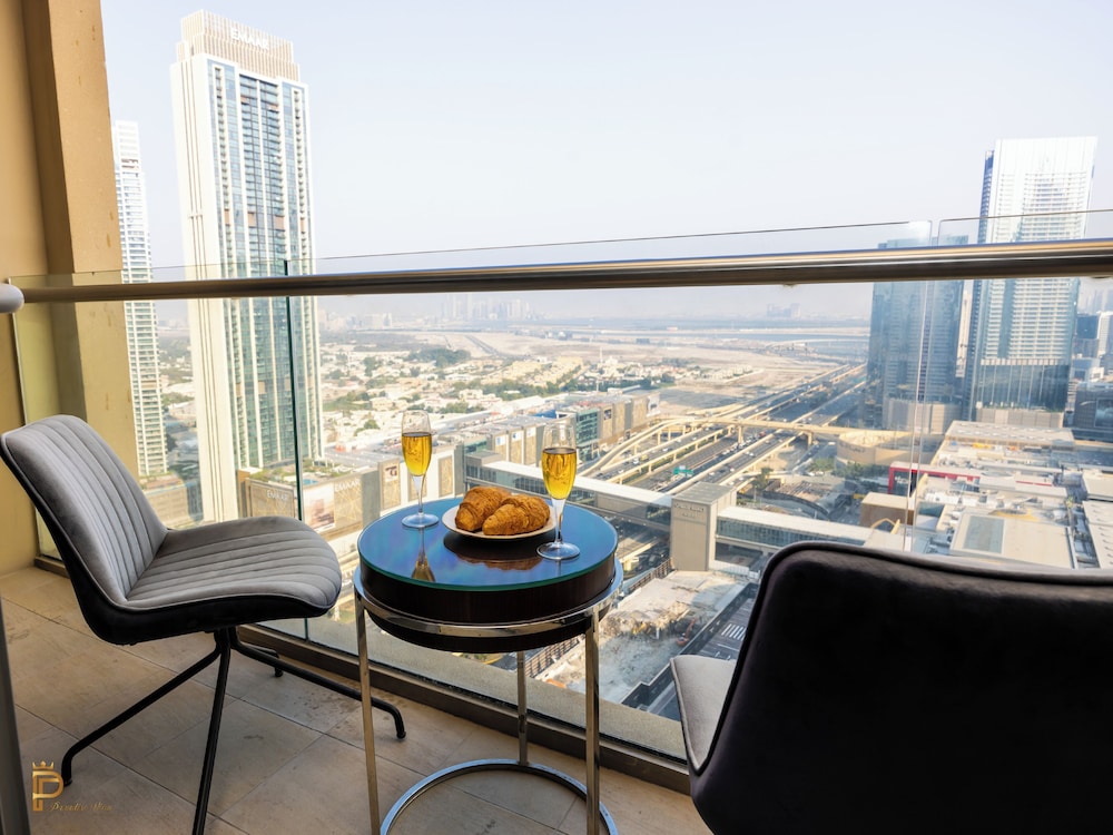 Elevated One-Bedroom Apartment (Dubai Mall) photo 1