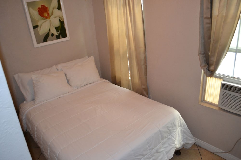 Basic Single Room, 1 Twin Bed photo 2