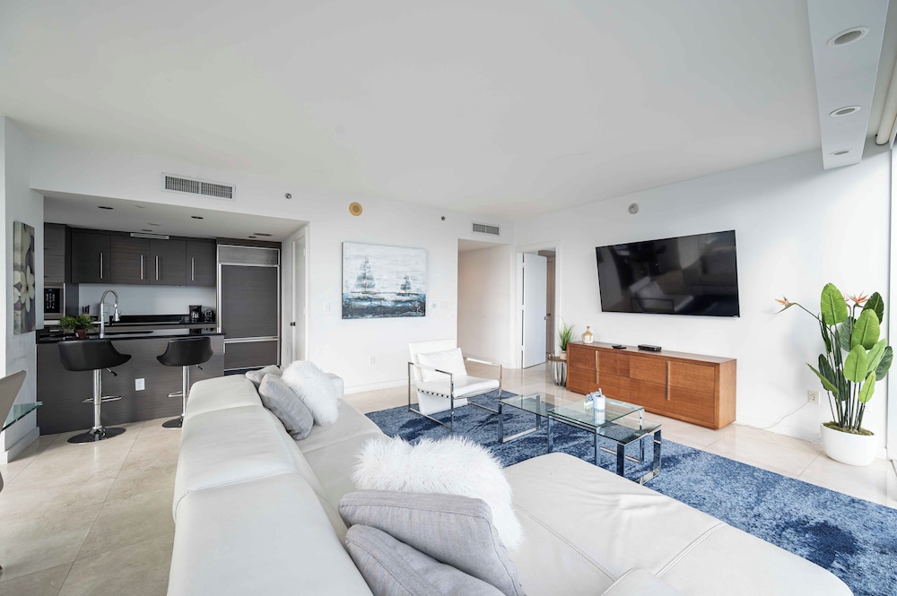 Luxury Apartment photo 2