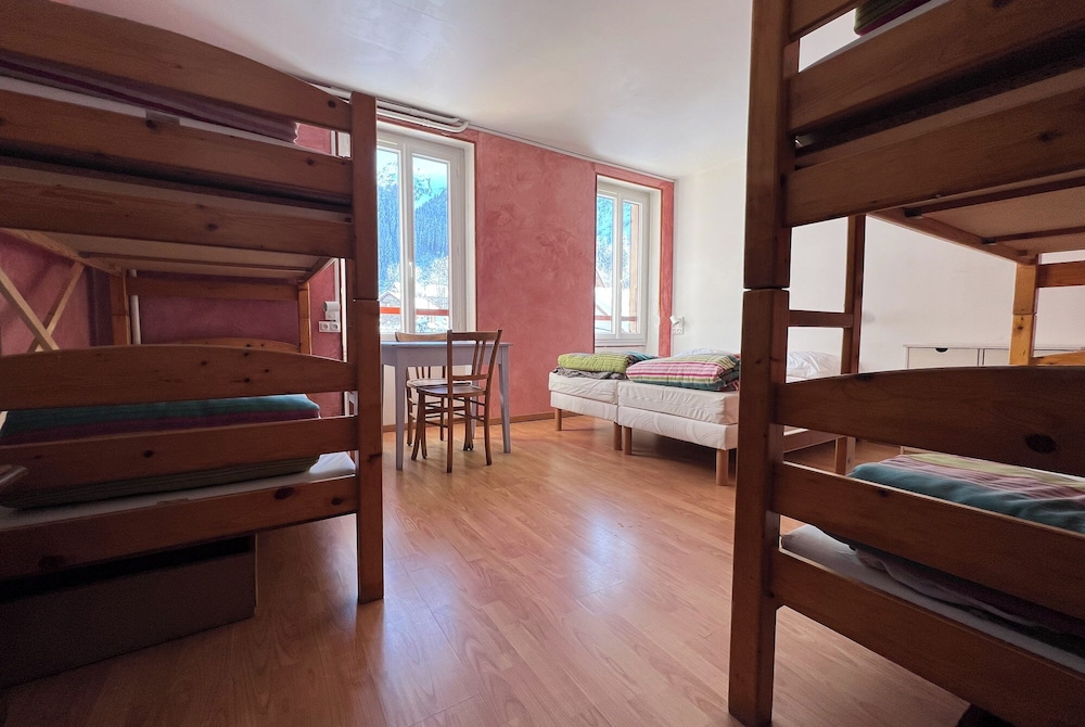 Grand Room, Multiple Beds photo 1