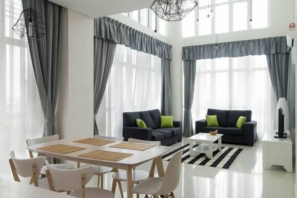 Family Penthouse, 3 Bedrooms, Garden View, Corner