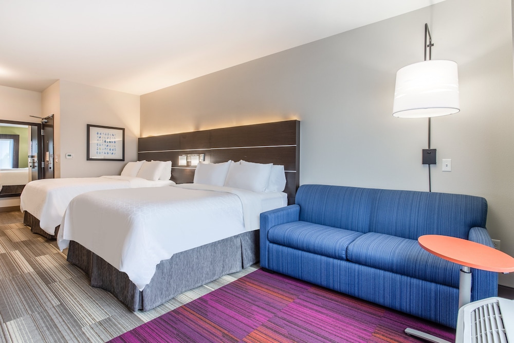 Suite, Multiple Beds (& Sofa Bed) - Photo 3