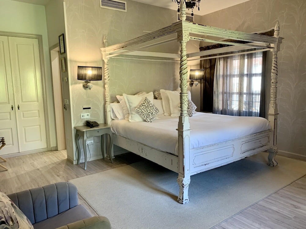 Premium Suite, Hot Tub photo 3