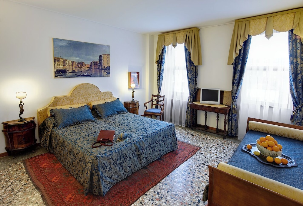 Luxury Room, Canal View photo 1