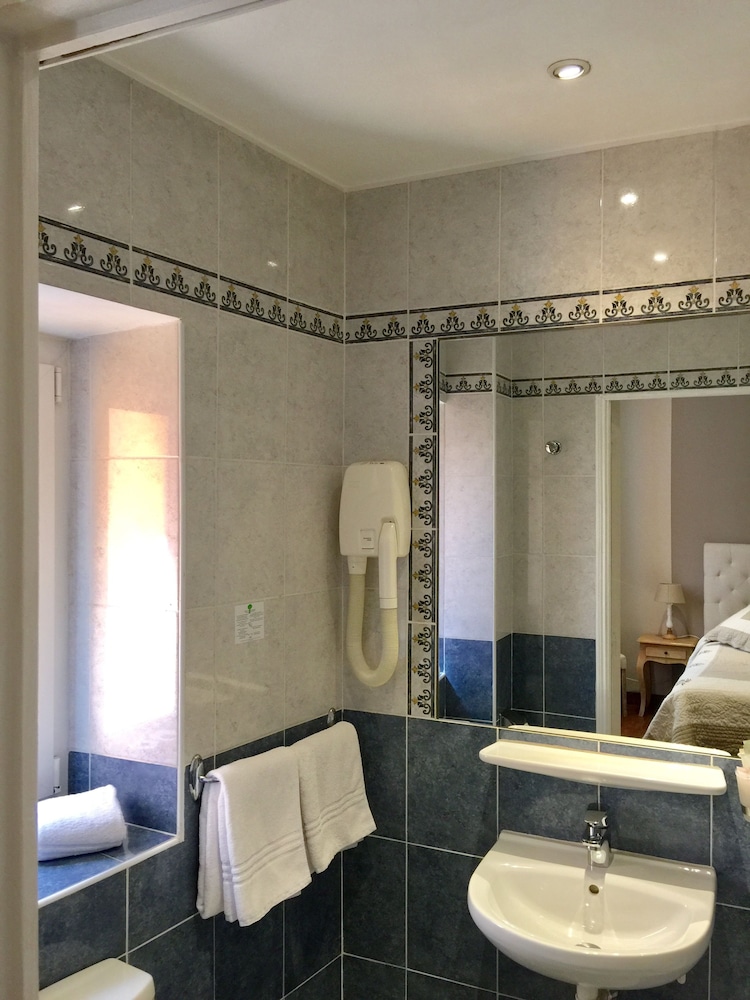 Economy Double Room - Photo 5