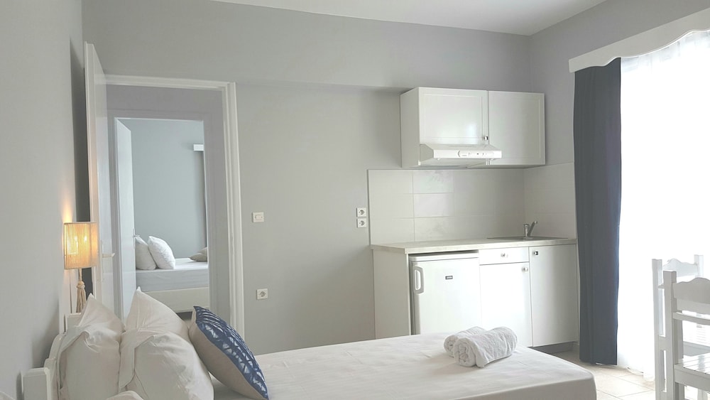 Family Apartment, Balcony, Partial Sea View - Photo 7