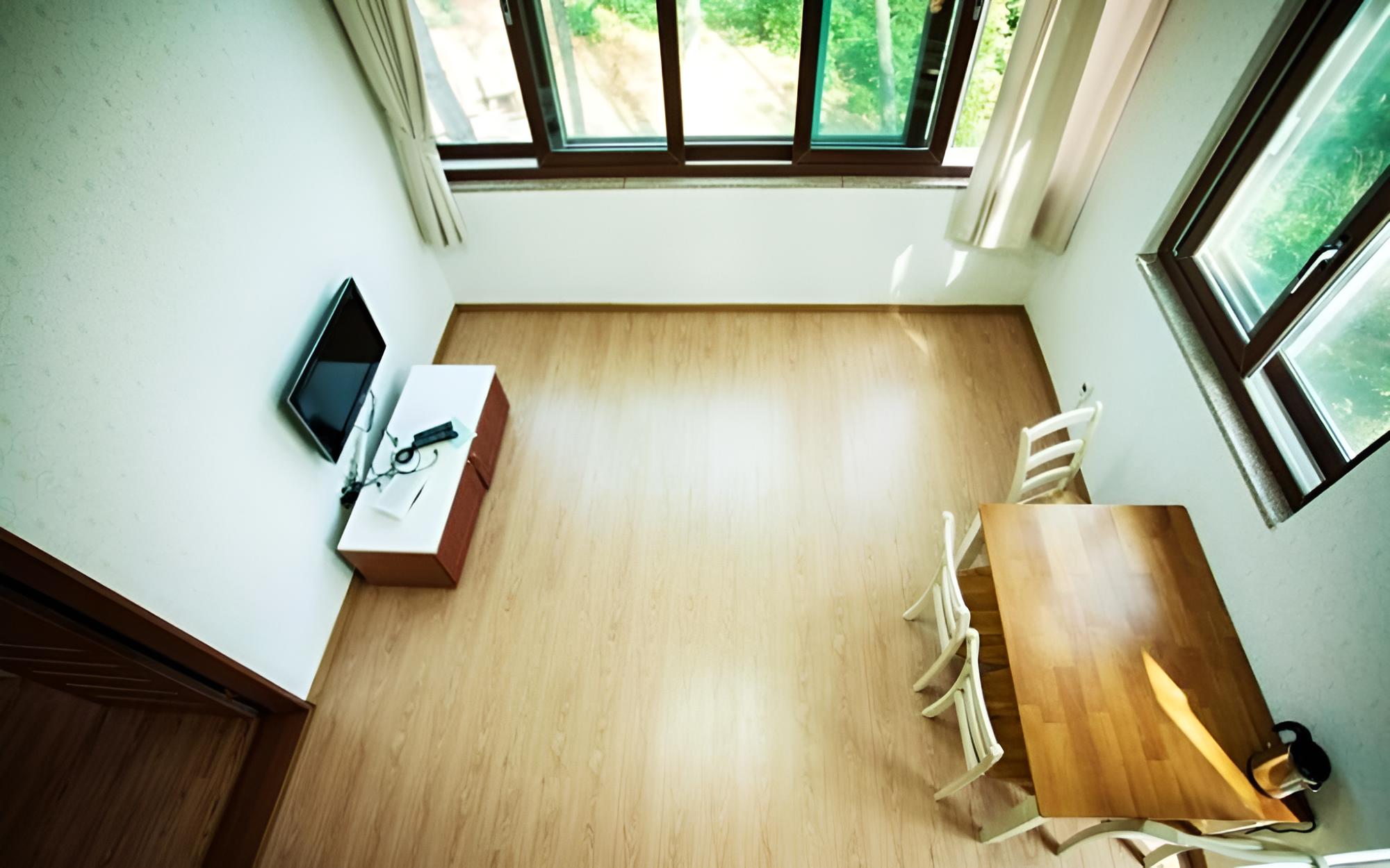 Room (B203 (duplex)) - Photo 7